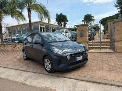 Usata Hyundai i10 Advanced 67 CV (49 kW) 2022 Grigio Utilitaria