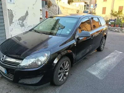 Usata Opel Astra Enjoy 116 CV (85 kW) 2010 Station wagon