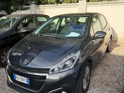 Grigio Usata 2016 Peugeot 208 Allure Utilitaria | 6900 €