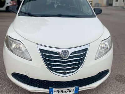 usata Lancia Ypsilon 1.2 8v Silver ecochic Gpl 69cv