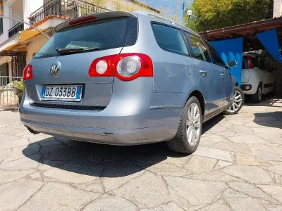 Usata VW Passat 170 CV (125 kW) 2009 Grigio Station wagon