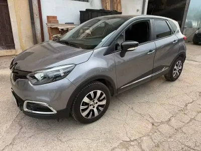 Usata Renault Captur 90 CV (66 kW) 2016 SUV