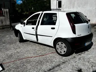 Usata Fiat Punto 69 CV (50 kW) 2005 Bianco Utilitaria