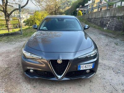 Usata Alfa Romeo Giulia Super 150 CV (110 kW) 2016 Grigio Berlina