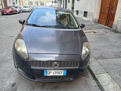 Usata Fiat Grande Punto 65 CV (47 kW) 2007 Grigio Utilitaria