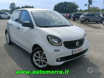 Usata Smart ForFour 71 CV (52 kW) 2017 Bianco Utilitaria