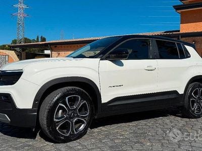 Usata Jeep Avenger Summit 100 CV (73 kW) 2025 Bianco SUV