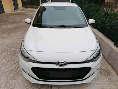 Usata Hyundai i20 75 CV (55 kW) 2018 Bianco Berlina