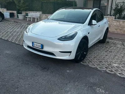 Usata Tesla Model Y RWD 125 kW (170 CV) 2023 Bianco SUV
