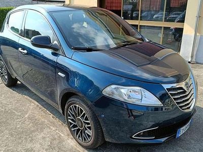 Gebraucht Lancia Ypsilon Gold 69 PS (50 kW) 2015 Blau Kleinwagen
