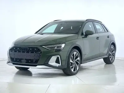 Nuova Audi A3 Ambiente 150 CV (110 kW) 2026 Verde Utilitaria