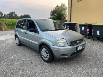 Usata Ford Fusion 68 CV (50 kW) 2004 Grigio Utilitaria