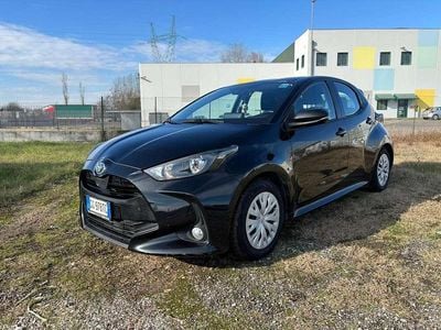 Usata Toyota Yaris Hybrid Business Edition 92 CV (67 kW) 2022 Nero Berlina