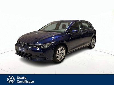 Usata VW Golf VIII Life 110 CV (80 kW) 2024 Blu / pastello Berlina