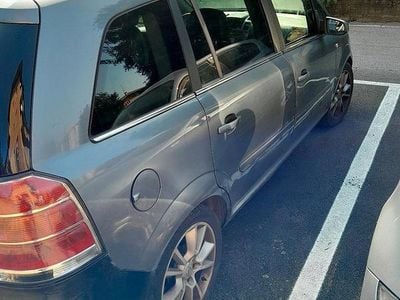 Usata Opel Zafira 150 CV (110 kW) 2005 Grigio Monovolume