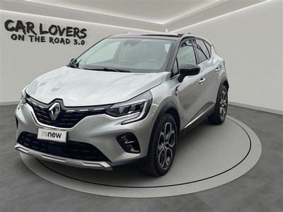Usata Renault Captur Intens 101 CV (74 kW) 2023 Grigio chiaro SUV