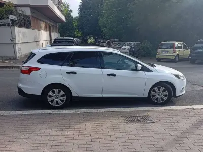 Usata Ford Focus S 101 CV (74 kW) 2014 Bianco Station wagon