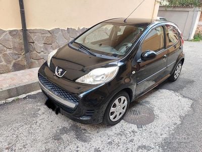 Usata Peugeot 107 68 CV (50 kW) 2010 Nero Utilitaria