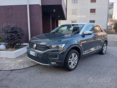 Usata VW T-Roc Style 115 CV (84 kW) 2019 Grigio SUV