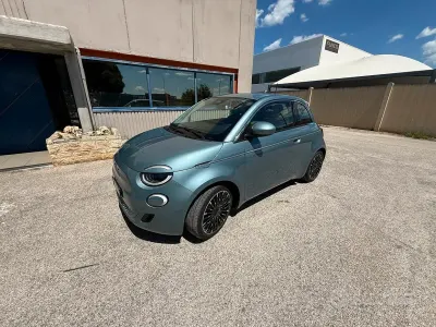 Occasion Fiat 500e La Prima 42 kW (58 PK) 2021 Blauw Hatchback