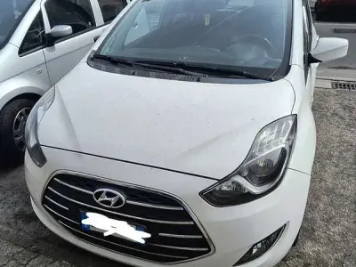 Usata Hyundai ix20 Comfort 90 CV (66 kW) 2015 Bianco Utilitaria