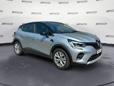 Usata Renault Captur Business 145 CV (106 kW) 2022 Grigio SUV