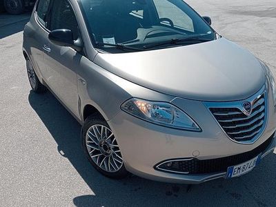 Usata Lancia Ypsilon 69 CV (50 kW) 2012 Grigio Utilitaria