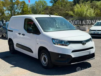 Usata Toyota Proace City City 102 CV (75 kW) 2021 Bianco Monovolume