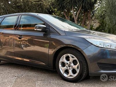 Usata Ford Focus 95 CV (69 kW) 2015 Marrone Station wagon