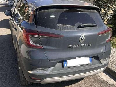 Usata Renault Captur Intens 101 CV (74 kW) 2022 Grigio SUV
