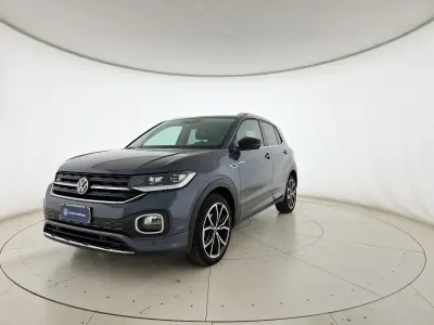 Usata VW T-Cross Advance 110 CV (80 kW) 2023 Smoky grey metallizzato SUV