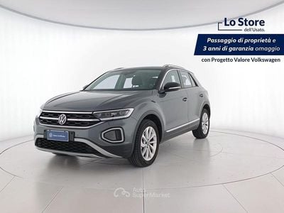 Usata VW T-Roc Style 116 CV (85 kW) 2025 Indium grey metallizzato nero SUV