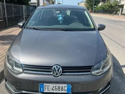 Usata VW Polo Comfortline 75 CV (55 kW) 2016 Grigio Berlina