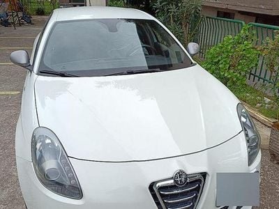 Usata Alfa Romeo Giulietta Veloce 105 CV (77 kW) 2013 Bianco Utilitaria
