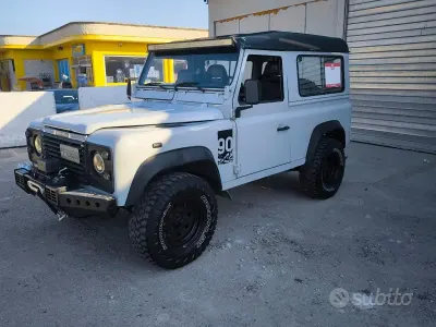Usata Land Rover Defender 86 CV (63 kW) 1988 Grigio SUV