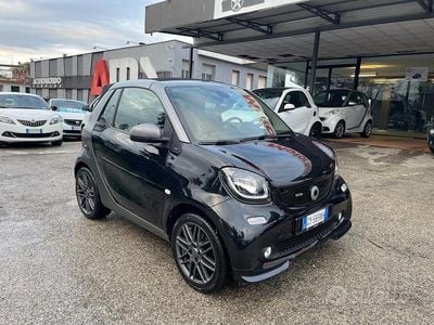 Usata Smart ForTwo Cabrio Brabus 90 CV (66 kW) 2017 Nero Cabrio