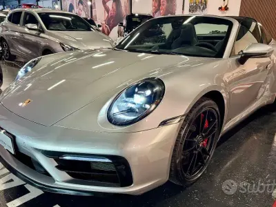Usata Porsche 911 Targa 4 480 CV (353 kW) 2022 Grigio Cabrio