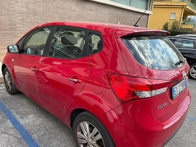 Usata Hyundai ix20 Comfort 90 CV (66 kW) 2015 Rosso Utilitaria