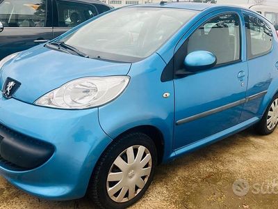 Usata Peugeot 107 68 CV (50 kW) 2007 Blu Utilitaria