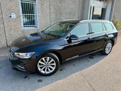 Usata VW Passat Business 150 CV (110 kW) 2023 Nero Station wagon