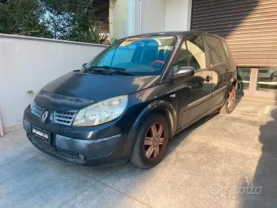 Usata Renault Scénic II Exception 130 CV (95 kW) 2006 Bluazzurro Monovolume