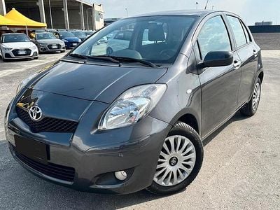 Usata Toyota Yaris 69 CV (50 kW) 2010 Nero Utilitaria