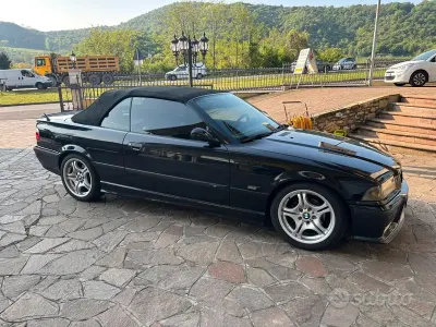 Usata BMW 320 Cabriolet Efficient Dynamics 150 CV (110 kW) 1996 Nero Cabrio