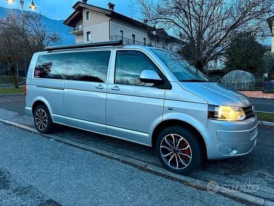 Usata VW Caravelle 180 CV (132 kW) 2015 Grigio Monovolume