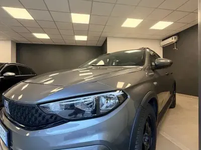 Usata Fiat Tipo Cross 95 CV (69 kW) 2022 Grigio Station wagon