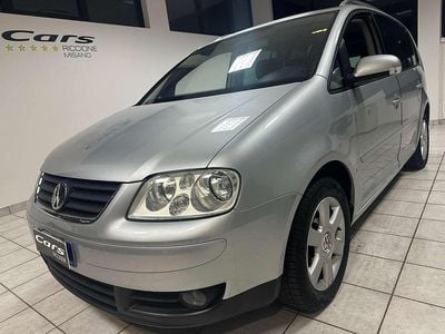 Argento Usata 2004 VW Touran Highline Monovolume | 3850 € (Buon prezzo)