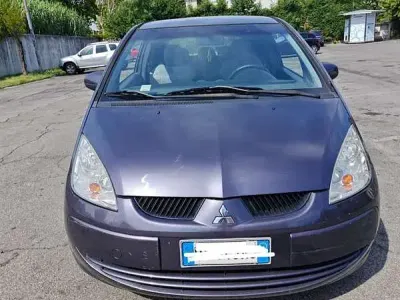 Usata Mitsubishi Colt Invite 75 CV (55 kW) 2006 Berlina