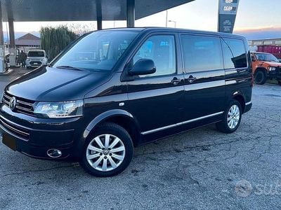 Begagnad VW Multivan Comfortline 180 HK (132 kW) 2012 Svart Minibuss