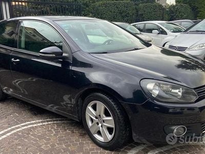 Usata VW Golf VI Trendline 102 CV (75 kW) 2009 Nero Utilitaria