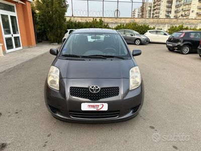 usata Toyota Yaris 1.0 5 porte Sol